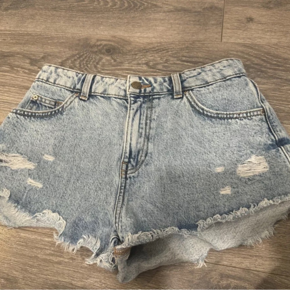 Zara Light Washed Ripped High Rise Jean Shorts Size 4